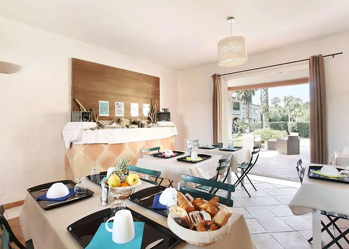 Odalys La Palmeraie 3* 그리모